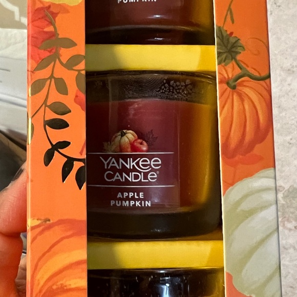 NWT Yankee Candle 3 Mini Candle Pumpkin Season - Picture 4 of 9